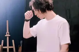 张大仙亲自辟谣：一年收入不到五亿，网友：也就4.99亿？图片