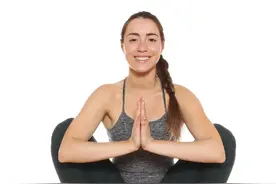 减龄又减重的瑜伽深蹲，4种练习方法总有一款适合你！图片