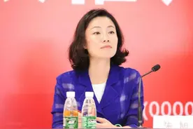 中国“最贵”女秘书朱旭：年薪849万，年终奖1000万，47岁仍未婚图片