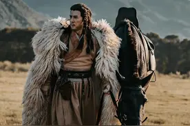 同为武打巨星，赵文卓与甄子丹，一个靠武术出圈，一个还在拍烂片图片