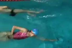 侧泳，游泳姿势的王者图片