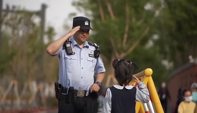 治安警察是干什么的(30岁才当上警察) - 绿巢号