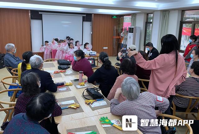 包粽子、演出、做团扇……福州两社区举行“迎端午”主题活动