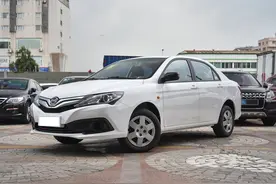 比亚迪F3：不到五万的国民神车，配仿皮座椅，百公里油耗5.9L图片