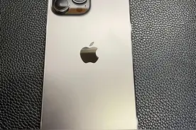 小白低价入手一台iPhone13ProMax，结果发现是卡贴机图片