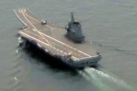 山东舰过台湾海峡，疑遭美军驱逐舰一路尾随，并被美军机“锁定”图片