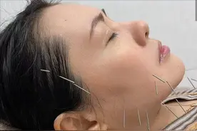 性感女神李丽珍晒近照，自嘲“肥又老”，56岁真面目长这样图片