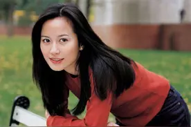 演员俞飞鸿：坚决不结婚，52岁仍单身，有一个男人陪了她20年图片