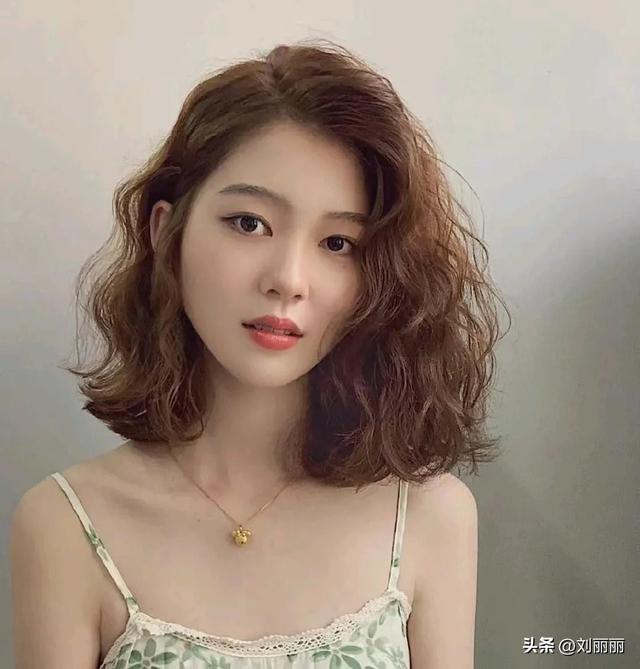 发型怎么做（想换发型怎么做）