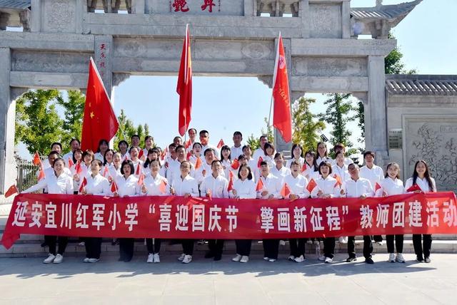 ϲӭ����� �滭�����̡����Ӱ��˴����Сѧ��ʦ�Ž��