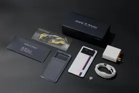 iQOO 9传奇版图赏：全景舷窗+新骁龙8，好看又能打的直屏旗舰图片