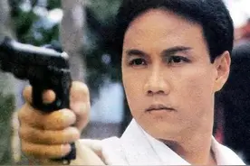 他是香港演艺圈里一段传奇，他文武全才，他看淡人生……图片