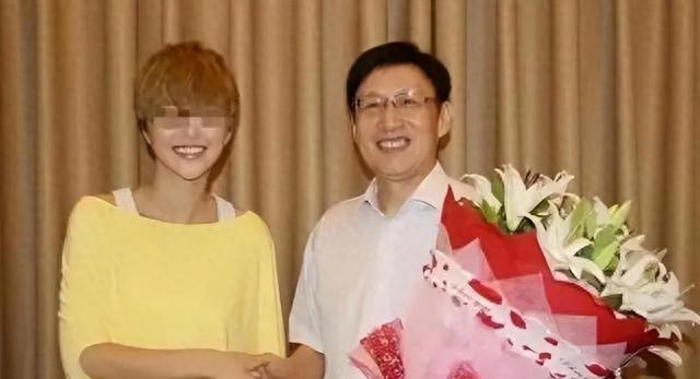 全校88名女教师，被其霸占87人，揭露“淫魔”校长内幕！！