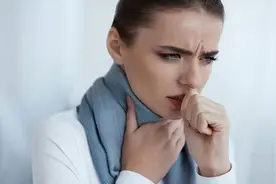 咽喉发干？谁是元凶？快来了解原因和缓解方法！图片