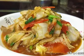大白菜和蘑菇一起这样炒，鲜香味美，我家一周至少吃三次，比肉香图片