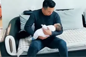 哄孩子睡觉太难，“摇晃哄睡”轻松省事？对大脑的伤害不容忽视图片