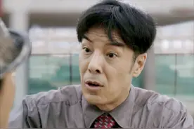 别以为戴顶茂密假发就是少年了，10位中年男星扮嫩，个个都很辣眼图片