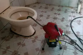 疏通管道月入上万的王哥，老婆却还是跑了，这事你怎么看图片