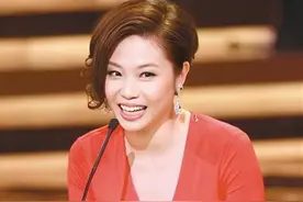 恭喜！香港知名女星被曝获富商猛烈追求，弃影从商成身家过亿富婆图片
