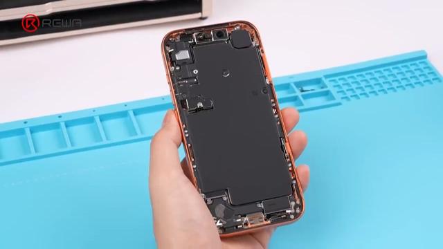 苹果iPhone 17系列手机开售，消息称第三方已成功扩容至2TB