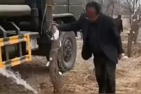 每年拿1500万，帮孙国友供水种树，这是治沙，还是烧钱图片