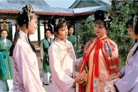 薛宝钗的大名叫什么？她为何被称为宝姑娘？看看贾府小厮怎么说！图片