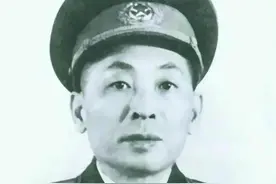 1980年，歌曲《军港之夜》走红后却备受批评，叶飞拍板：大胆地唱图片