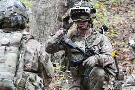 杀死一个美军有多难？看其戴的头盔就懂了，机枪+步枪扫射都没事图片