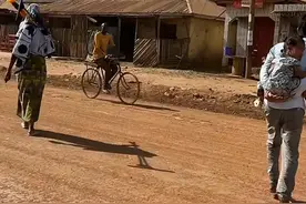 非洲人不讲卫生？来跟随非洲姑娘菲利丝的镜头看看真实的非洲生活图片