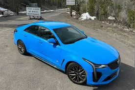 约合49万人民币 试驾2022 款凯迪拉克 CT4-V Blackwing 6MT图片