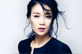 2002年臧天朔砸了那英演唱会后，被一群女人群殴，他咽不下这口气图片