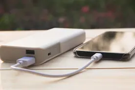 这3种错误的充电方式，手机不管用苹果还是安卓，电池都撑不了2年图片