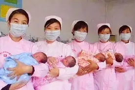 35岁妈妈！不顾劝阻坚决生子，21年前轰动一时的5胞胎怎么样了？图片