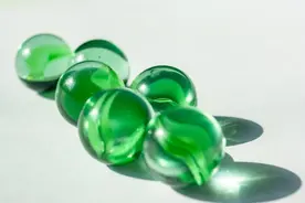 好心帮病人取珠，却误染HIV图片