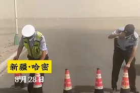 强沙尘暴！哈密辖区部分高速公路路段临时交通管制图片