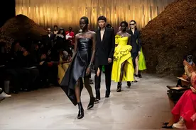 「时尚日记」圣罗兰2022秋冬大秀：法式优雅与女性力量的完美融合图片