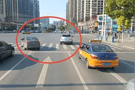 给“消防车”让道被扣6分，车主申诉遭拒，交警：没罚错图片