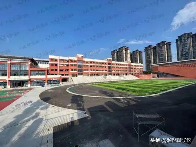 绱鎶曞叆90浜裤€佸紩杩?79鍚嶆牎璧勬簮鐨勫畠锛岃兘鍚︽垚涓烘暀鑲插己鍖猴紵