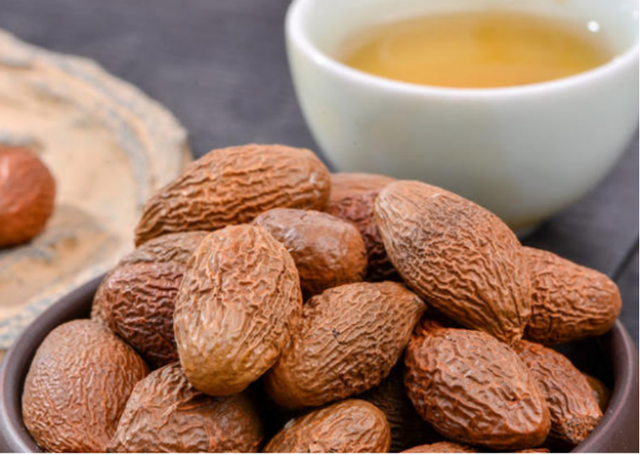 建议男人40岁以后，少吃大鱼大肉，多喝4种茶，精力充沛身体好