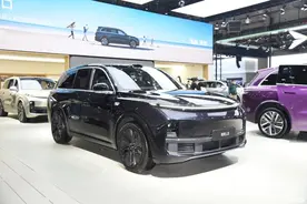 2023海南车展：理想L8实车售35.98万起图片