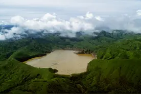 非洲“夺命”湖泊，夺走1746条人命，元凶藏约500米深湖底图片