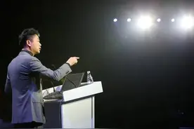刘强东再次强势发言，依然是京东集团的绝对掌舵人图片