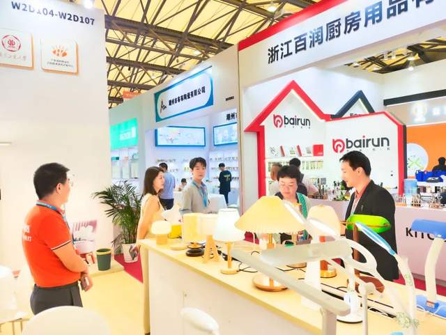 7c764cf6d21543f2a5226fbb48ac3e58~tplv-tt-shrink:640:0.image?traceid=20230720162738C55F9C2D15FF64F9AD29&x-expires=2147483647&x-signature=WIZEEXXQ4cu6Gpp%2FCtot4OmID2w%3D