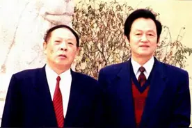 毛主席去世多年，一位姓贺的老人对子女说：把姓氏改回“毛”吧图片