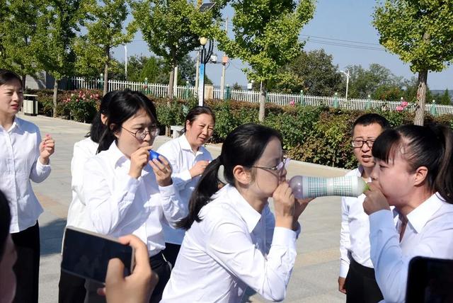 ϲӭ����� �滭�����̡����Ӱ��˴����Сѧ��ʦ�Ž��