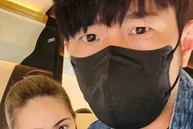 周杰伦携全家飞呼和浩特，私人飞机内部曝光，大女儿背影神似昆凌图片