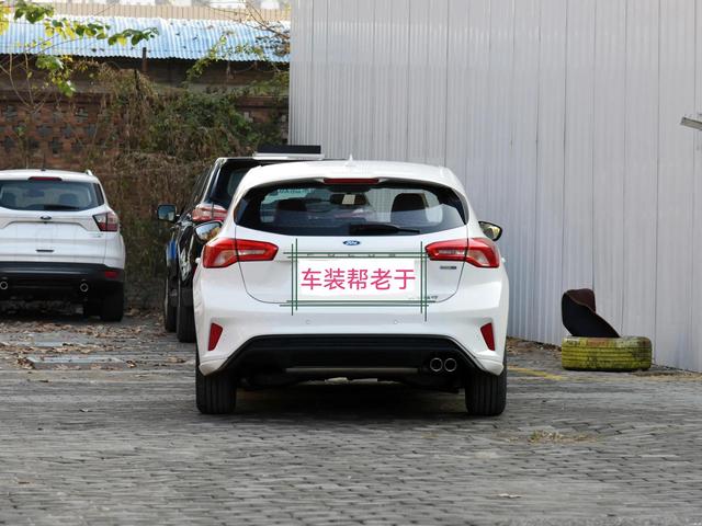 福特福克斯2021款两厢180自动锋潮版