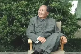 1960年，卫士李银桥发现：毛主席痴迷上一套小人书，午睡也不睡了图片