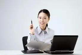 这才是体制内美女最真实的样子，不为人知的一面需要被理解关心图片