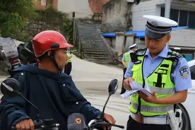 严查电动车、摩托车6种违规行为，包括乱停乱放，违者罚款或扣车图片